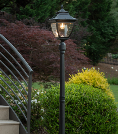 Gama Sonic 104B001 Pagoda Bulb Solar Lamp Post – Single Lamp