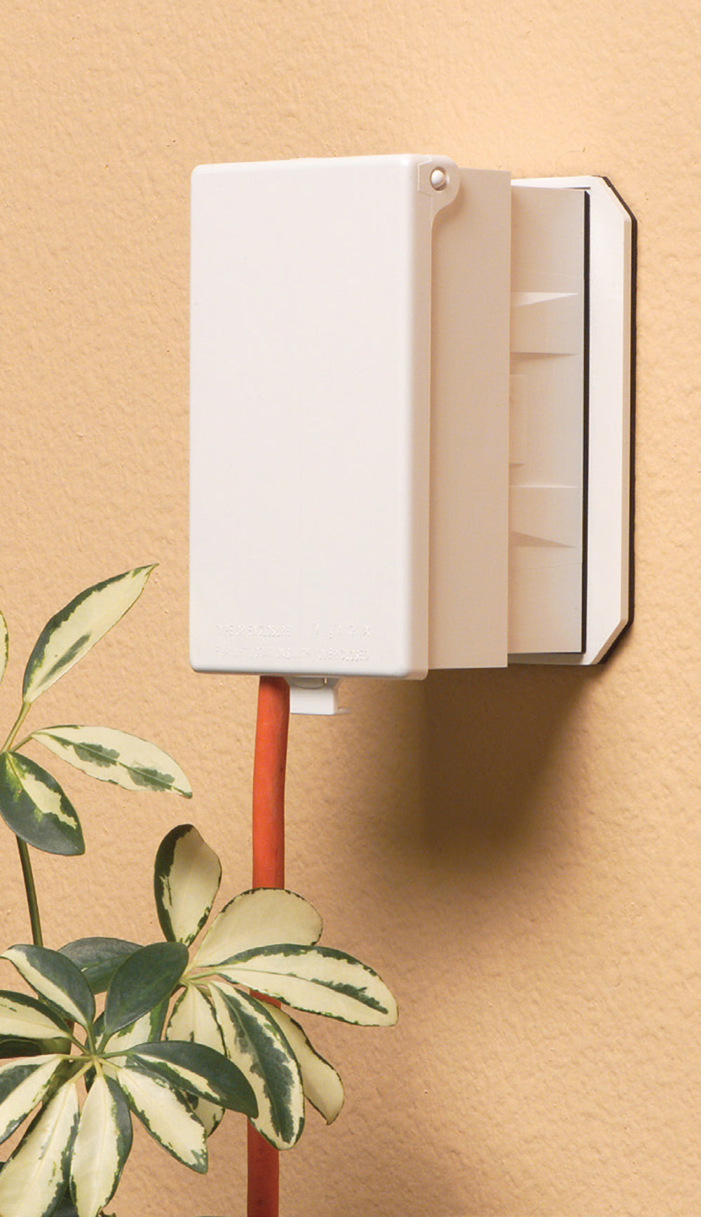 Arlington 61VW Low Profile Weatherproof Outlet Cover, Oversized base, Vertical, White 25 Pacl