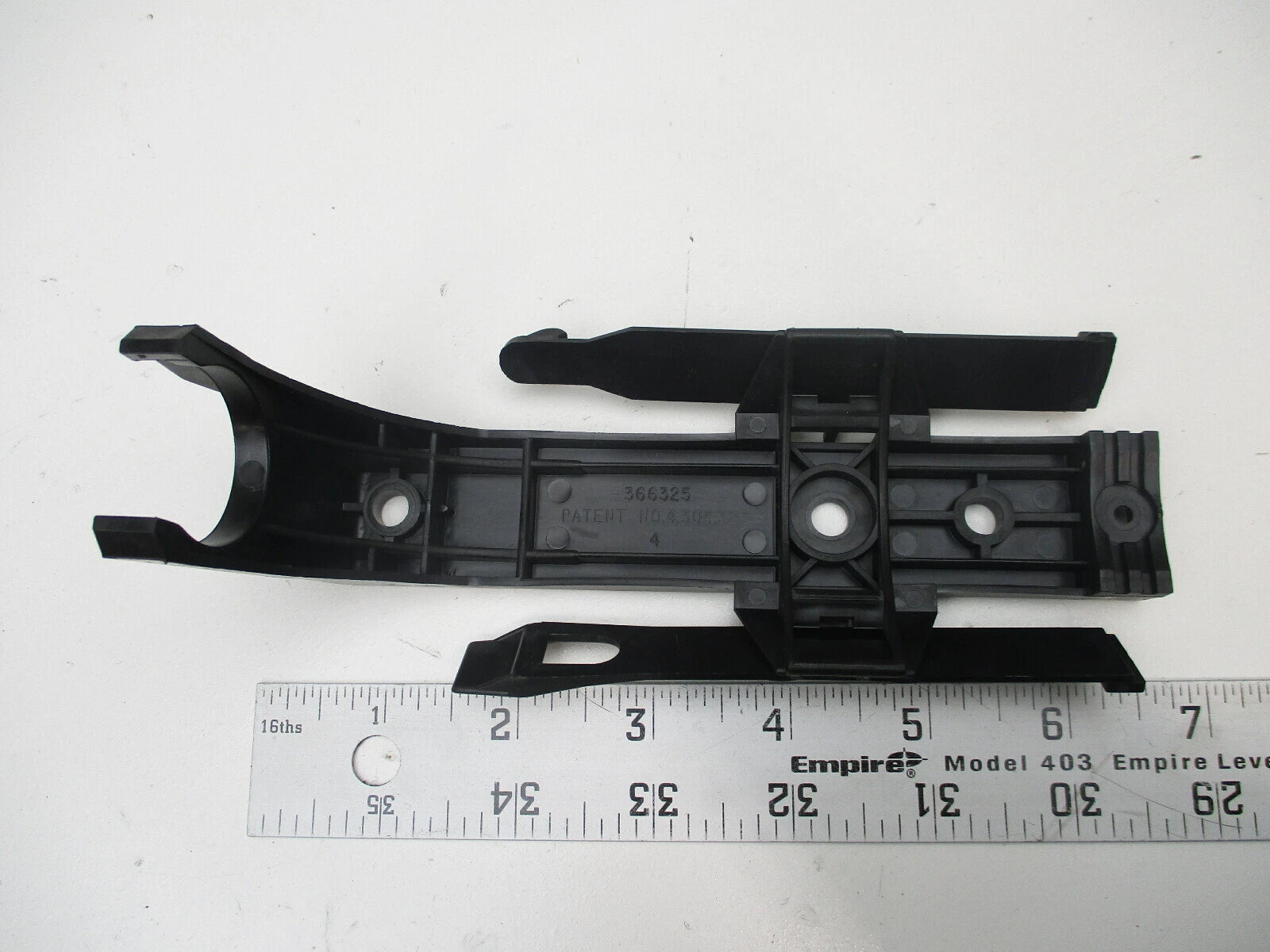 Kidde 366325 Plastic Single Strap Fire Extinguisher Mounting Bracket for Pindicator & Fyr Fyter Extinguishers - Finish: Black