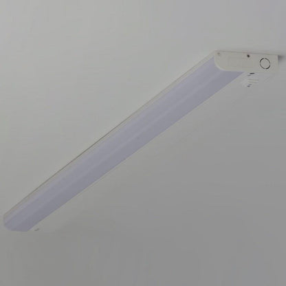 Maxim Lighting 89855WT CounterMax MX-L-120-1K 36 Inch White LED Undercabinet Light Bar - angled view from end