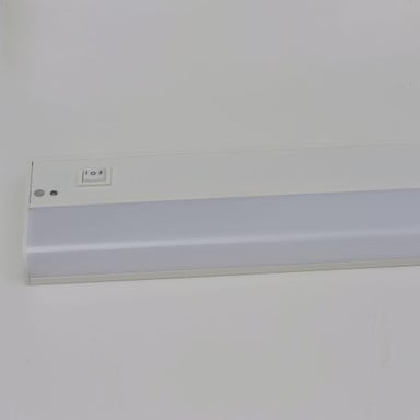 Maxim Lighting 89855WT CounterMax MX-L-120-1K 36 Inch White LED Undercabinet Light Bar - close-up of switch and control end