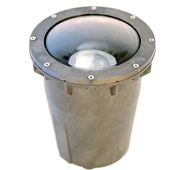 Focus Industries SL20SMGMR16L36BRS MR16 LED Small Well Light - Wattage: 5W - Color Temperature: 2700K - Beam Angle:  36° - Grate - Finish: Brass Unfinished