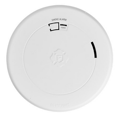 BRK First Alert 1046739 Battery powered, low profile, smoke alarm with 10-Year sealed 3V lithium battery and silence feature.  Includes Photoelectric smoke sensing technology with 6 - Master Pack